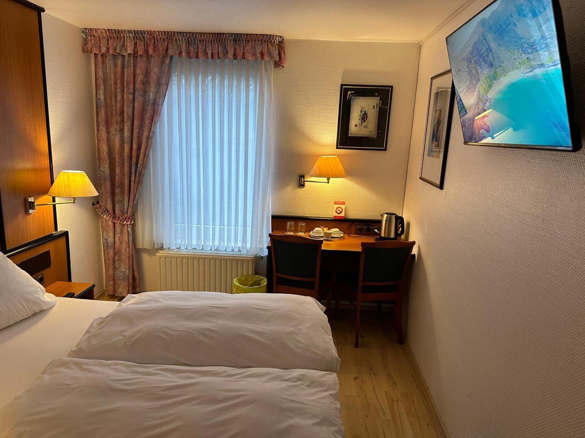 Hotel Zur Post Dabringhausen - Contactless Self Check-In 韦默尔斯基兴 外观 照片